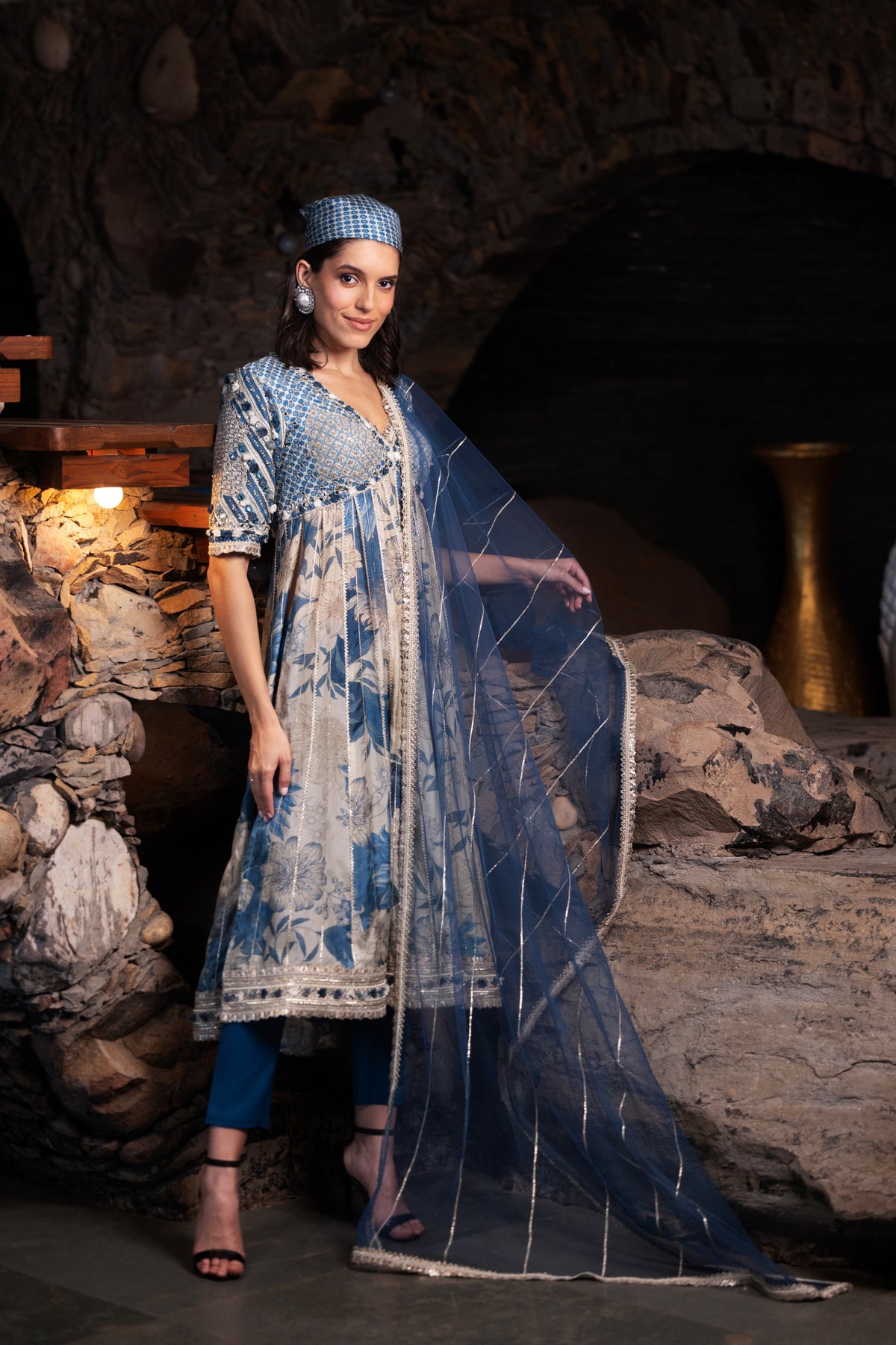 GILIA AZRAQ ANARKALI